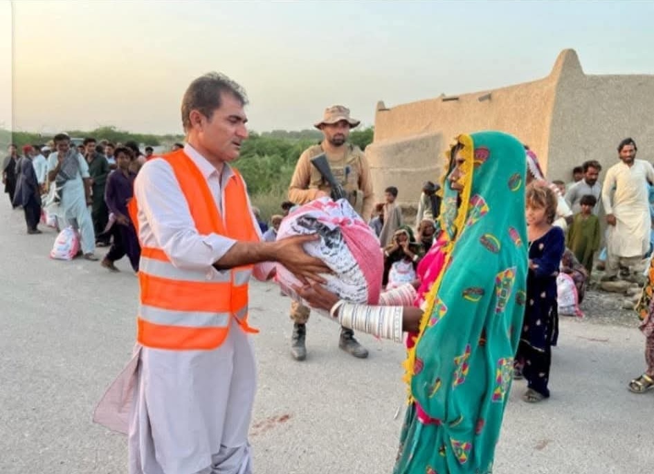 Direct ration handover to affected families